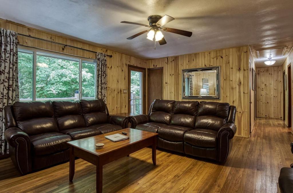 Black Bear Falls - With An In-Law Suite Gatlinburg Exterior photo