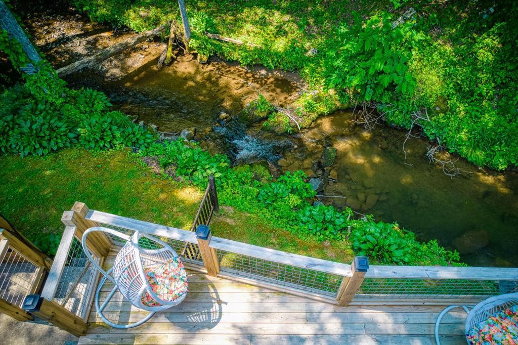 Black Bear Falls - With An In-Law Suite Gatlinburg Exterior photo